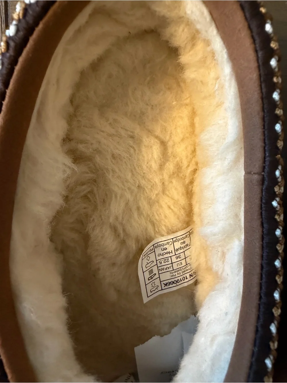 UGG Big Kids Chestnut Slip-On Shearling-Lined Tasman Slippers - size 4